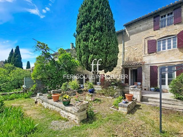 Maison d'exception à Villeneuve lès Avignon, havre de paix et d'histoire