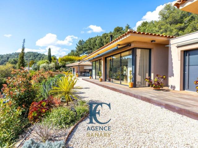 MAISON D'EXCEPTION DE PLUS DE 200 M² AU CALME, VUE MER