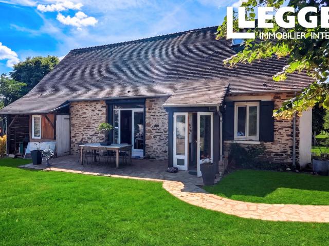 Maison de 3 ch avec piscine, terrasse, jardin clos, chambre & salle d’eau au RDC dans un charmant hameau