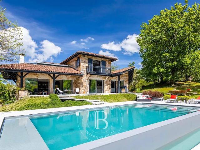 Maison de luxe 3 chambres en location à Ascain, France