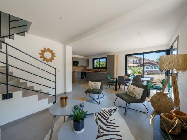 Maison de 3 chambres de luxe en vente à Anthy sur Léman, France