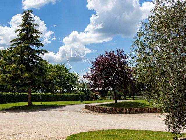 Maison de 3 chambres de luxe en vente à Flavignac, France