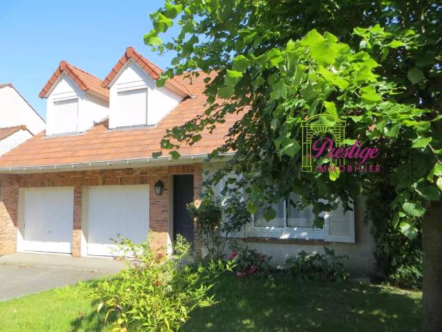 Maison de 3 chambres de luxe en vente à Le Mesnil le Roi, Île de France