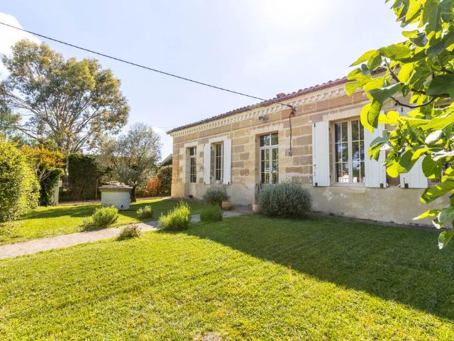 Maison de 3 chambres de luxe en vente à Léognan, France