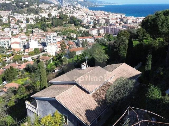 Maison de luxe de 4 pièces en vente à Menton, France