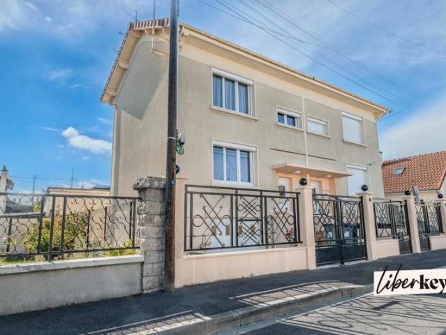Maison de 3 pièces, jardin, sous sol total et combles aménageables – Quartier des blanches Houilles