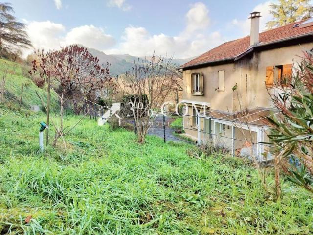 Maison de 105 m2 avec cour et jardin de 300m2 + parcelle de