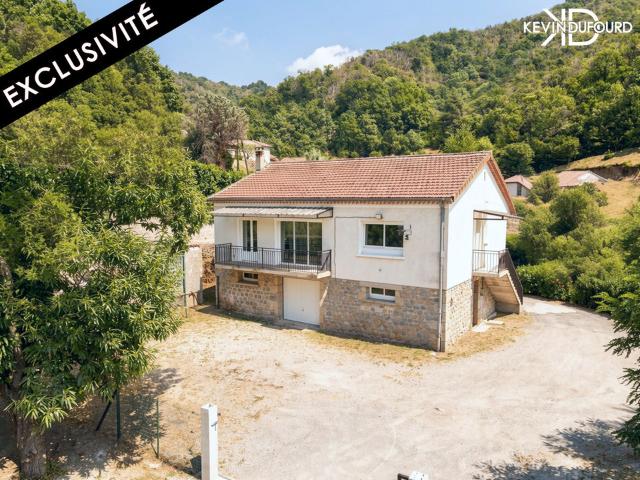Maison de 105 m² sur un terrain de 1.600 m² à VALS LES
