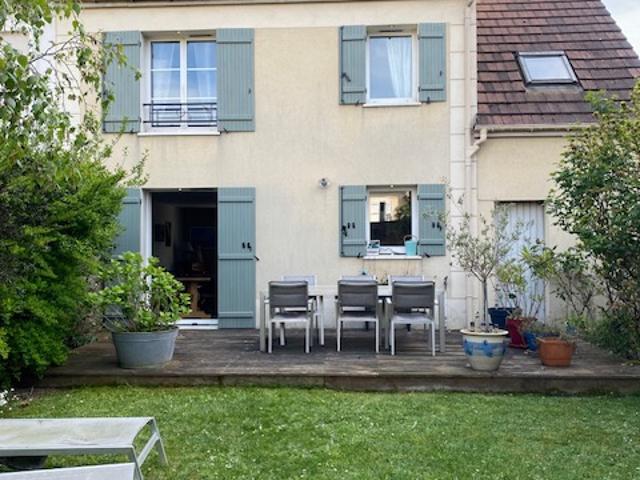 Maison de 103m2 de 2002 avec garage et jardin 245m2