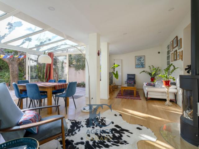 Maison de 100 m2 avec jardin à deux pas du centre des Camoin