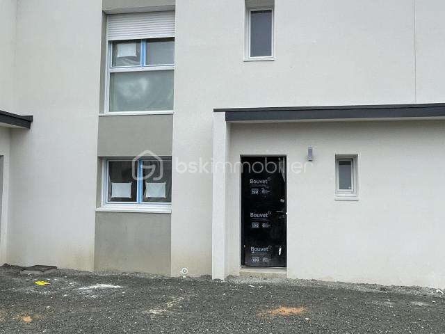 Maison de 100,07 m² à Les Ponts De Ce