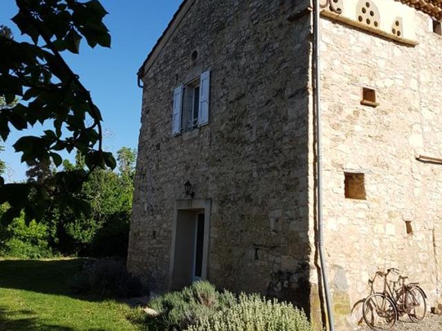Maison de 100m2 à louer sur Vénès
