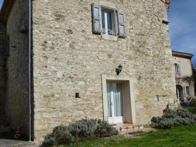 Maison de 100m2 à louer sur Venes