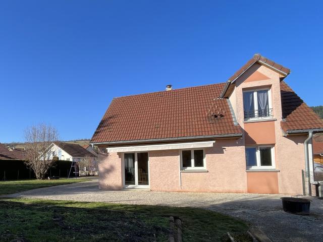 Maison de 101m2 sur près de 10 ares de terrain à Orchamps Vennes