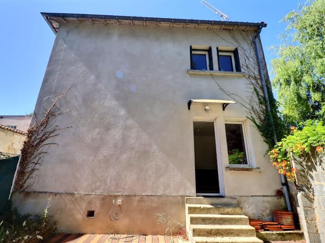 Maison de 102m2 en vente 185000 € à Surgères 17