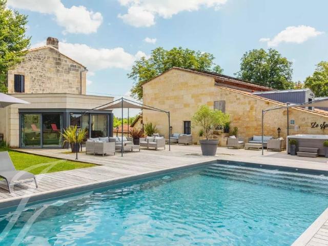 Maison de luxe de 16 pièces en vente à Prignac et Marcamps, France