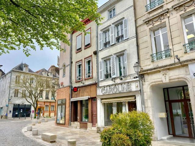 Maison de 10 pièces de luxe en location à Troyes, France
