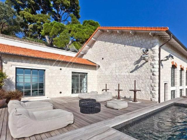 Maison de 10 pièces de luxe en location à Villefranche sur Mer, Provence Alpes Côte d'Azur