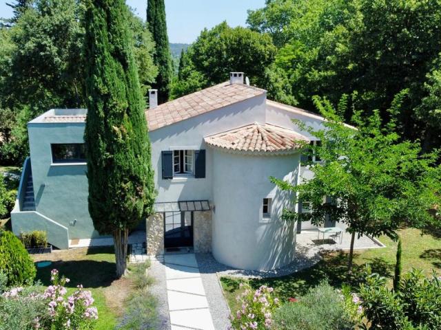 Maison de 10 pièces de luxe en location à Aix en Provence, France