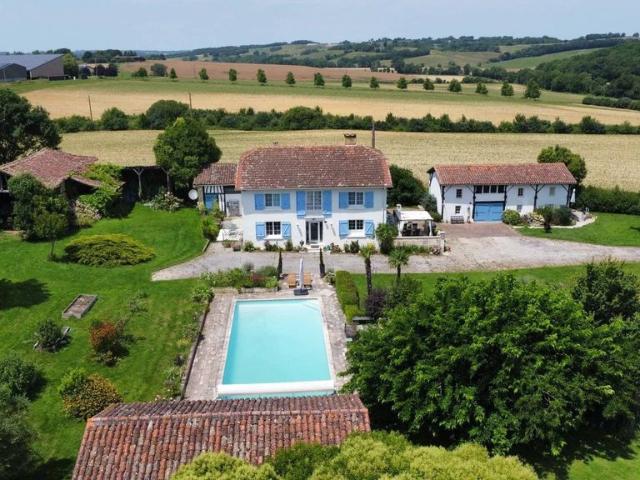 Maison de 10 pièces de luxe en vente à Vic Fezensac, Occitanie