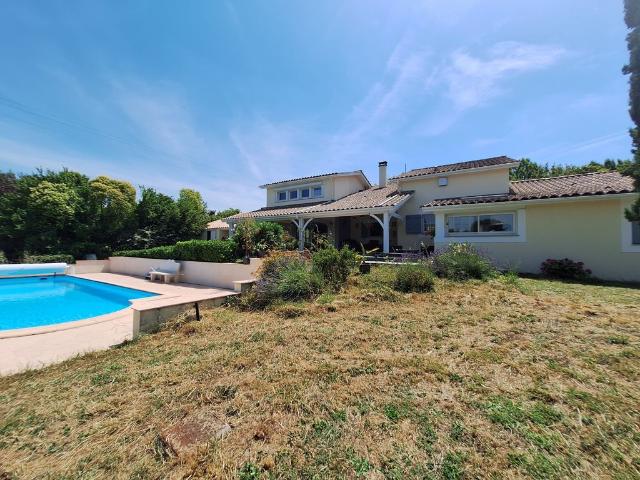 Maison de 10 pièces de luxe en vente à Villeneuve sur Lot, Nouvelle Aquitaine