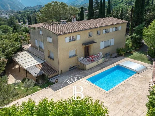 Maison de 10 pièces de luxe en vente à Aix en Provence, France