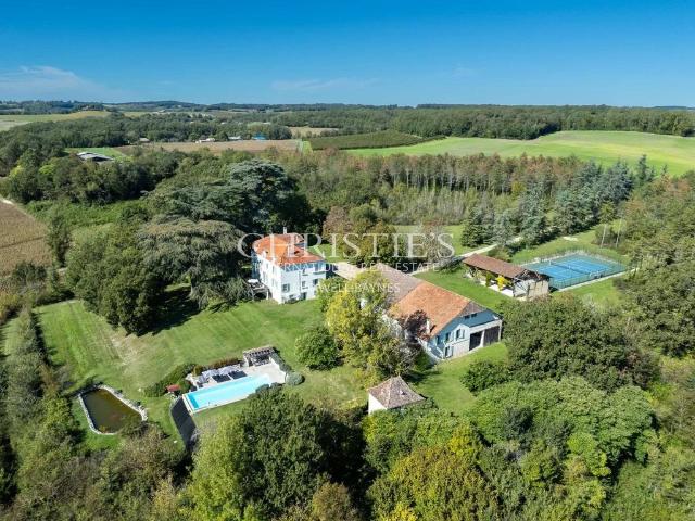 Maison de 10 pièces de luxe en vente à Bergerac, France