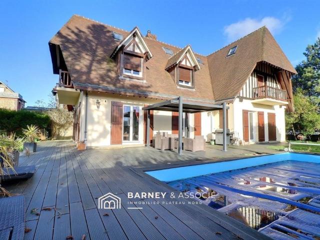 Maison de 10 pièces de luxe en vente à Bois Guillaume, France