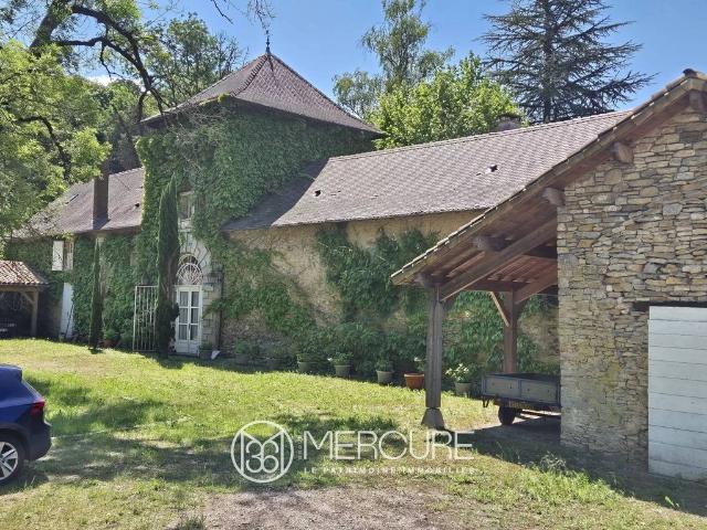 Maison de 10 pièces de luxe en vente à Crémieu, Auvergne Rhône Alpes