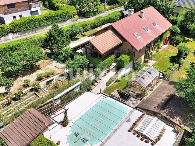 Maison de 10 pièces de luxe en vente à Divonne les Bains, France