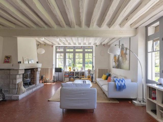 Maison de 10 pièces de luxe en vente à Le Vaudoué, France