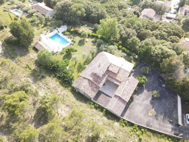 Maison de 10 pièces de luxe en vente à Les Mages, Occitanie