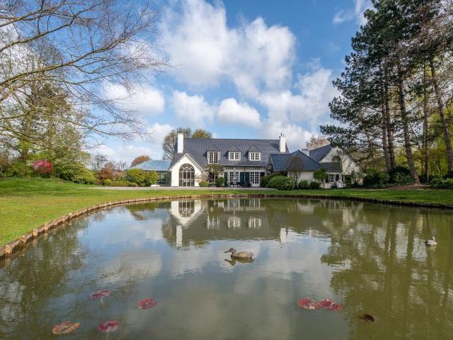 Maison de 10 pièces de luxe en vente à Mérignies, France