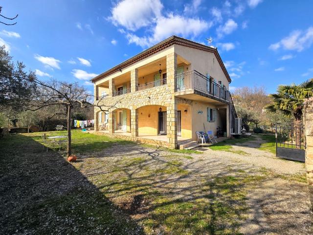 Maison de 10 pièces de luxe en vente à Montréal, Auvergne Rhône Alpes