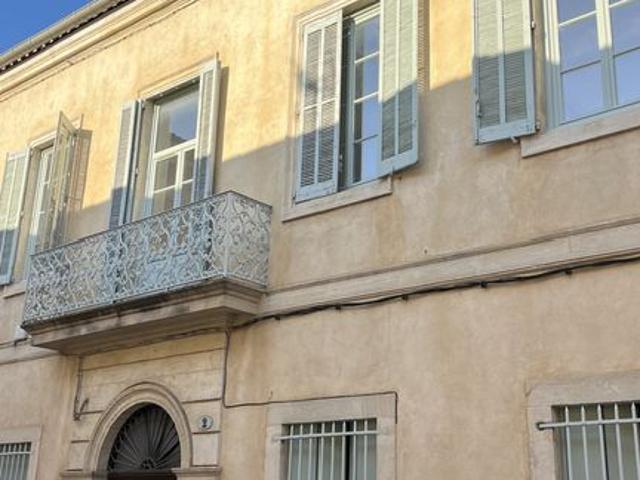 Maison de 10 pièces de luxe en vente à Nîmes, Occitanie