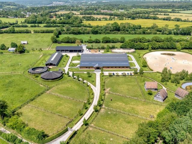 Maison de 10 pièces de luxe en vente à Orbec, Normandie