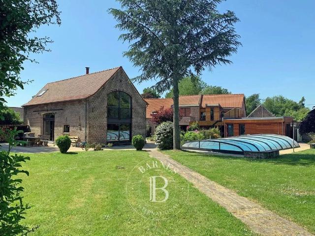 Maison de 10 pièces de luxe en vente à Rumegies, France