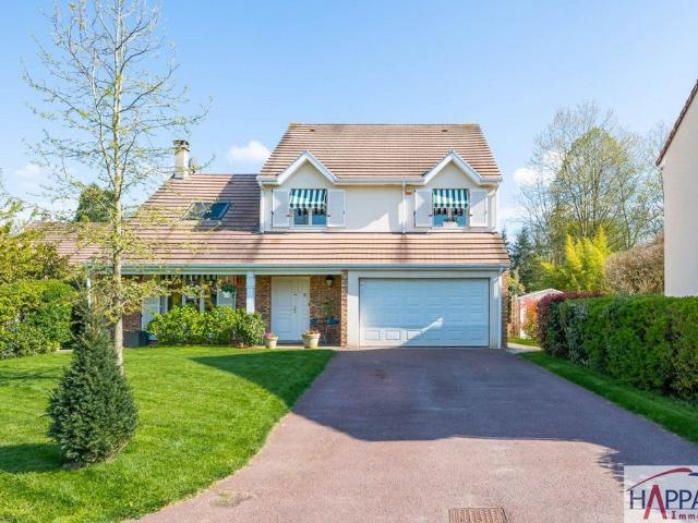 Maison de 10 pièces de luxe en vente à Saint Germain lès Corbeil, France