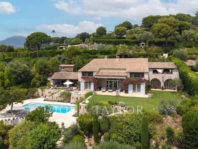 Maison de 10 pièces de luxe en vente à La Colle sur Loup, France