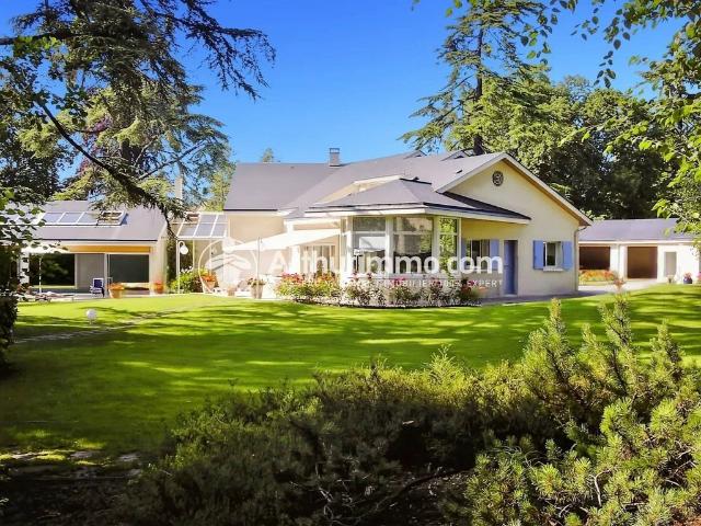 Maison de 10 pièces de luxe en vente à Soisy sur Seine, Île de France