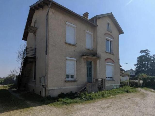 Investissement Locatif à Épinouze, 300 m²