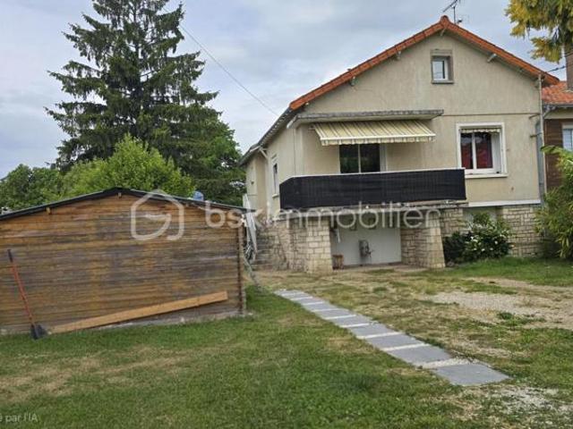 Maison de 114 m², quatre chambres, terrain, sous sol, atelier, chalet four à pizza, spa