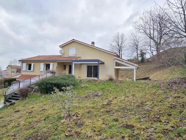 maison de 115 m2 proche du centre du village