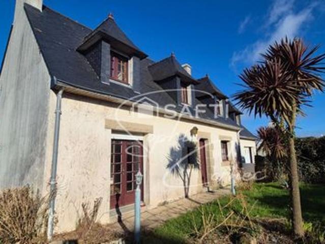 Maison de 119m² à rénover à 2,6km des plages Lodonnec et Langoz