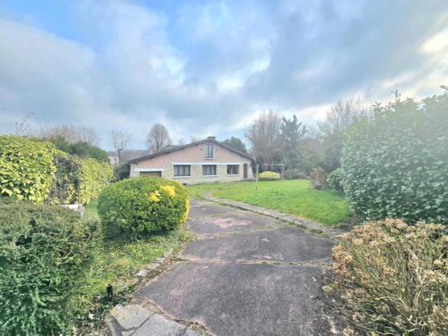 Maison de 110 m² à rénover au plessis Trévise, 5 pièces, terrasse 100 m² et grand terrain 1 050 m², parkings