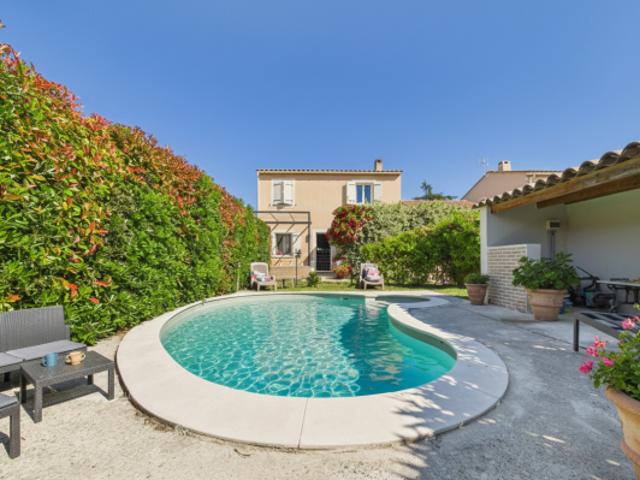 Maison de 112 m2 sur une parcelle de 378 m2 avec piscine