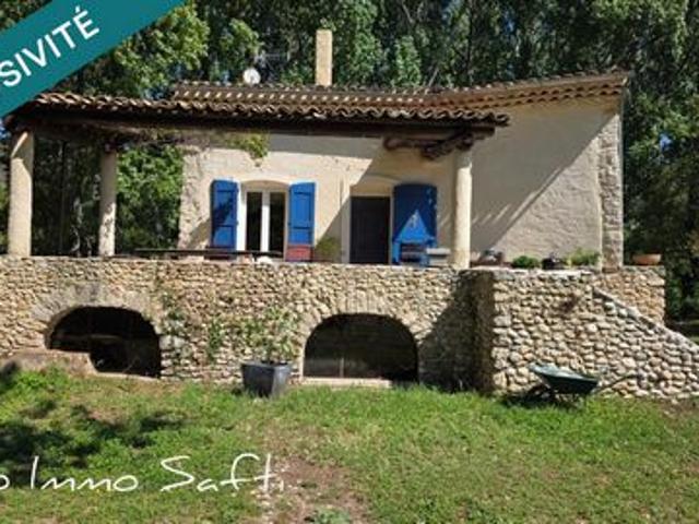 Maison de 112m² + 316m² d'annexes sur 2 hectares de terrain