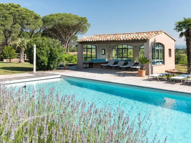 Maison de 11 chambres de luxe en location à Vidauban, France