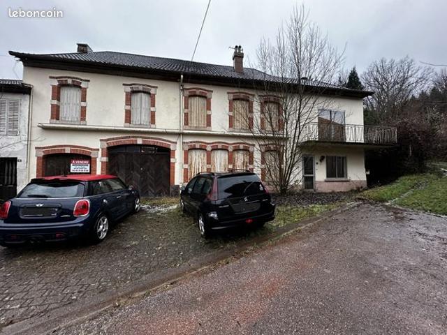 Maison de 11 pièces avec dépendance et terrain dans centre de MOUSSEY