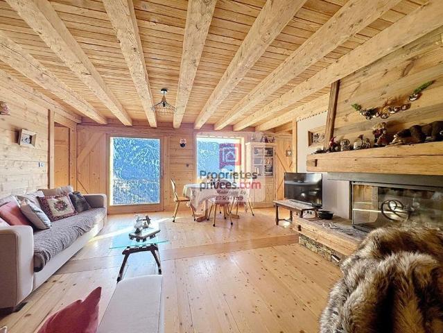 Maison de 11 pièces de luxe en vente à Ugine, France